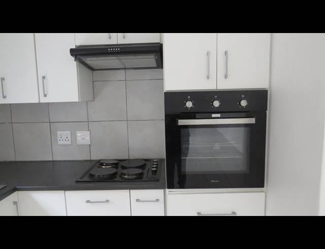 3 BEDROOM PROPERTY TO RENT IN ZEVENZICHT